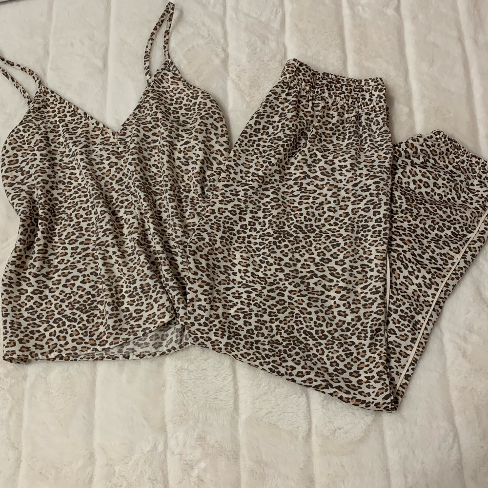 American Eagle Satin Lounge Set - Picture 5 of 11